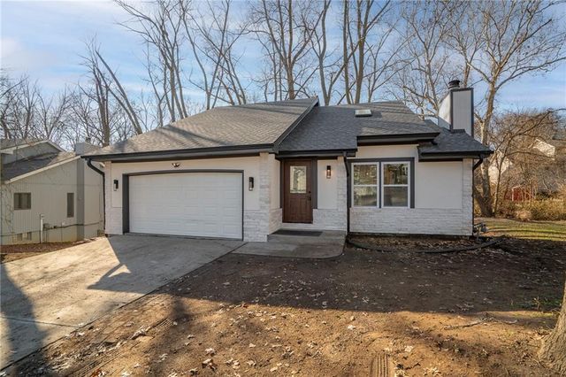 8528 N Virginia Avenue, Kansas City, MO 64155