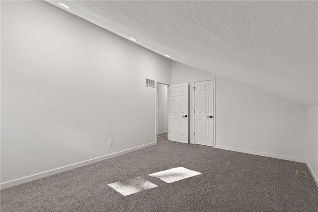 8528 N Virginia Avenue, Kansas City, MO 64155