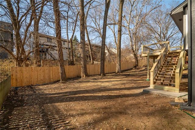 8528 N Virginia Avenue, Kansas City, MO 64155