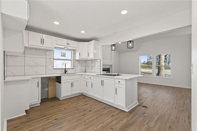 8528 N Virginia Avenue, Kansas City, MO 64155