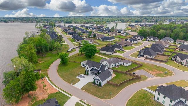 7509 S Shoreline Boulevard, Benton, AR 72019