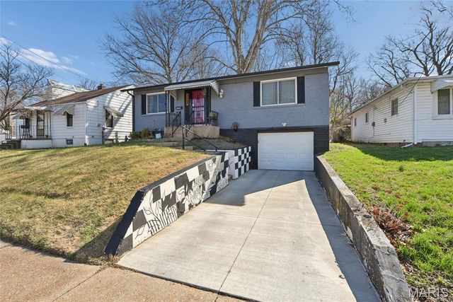 3548 Adie Road, St Louis, MO 63074