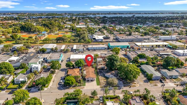 4804 Garden Avenue, West Palm Beach, FL 33405