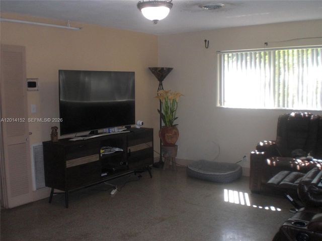 6270 NW 18th St, Sunrise, FL 33313