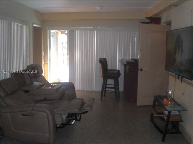 6270 NW 18th St, Sunrise, FL 33313