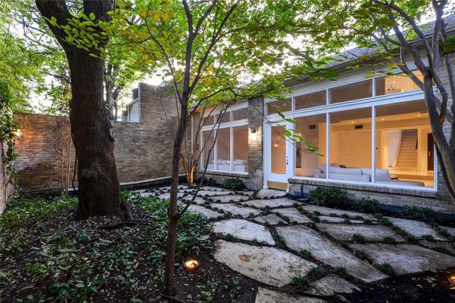 4650 Christopher Place, Dallas, TX 75204