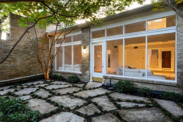 4650 Christopher Place, Dallas, TX 75204
