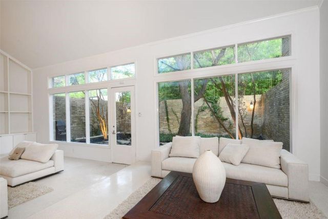 4650 Christopher Place, Dallas, TX 75204