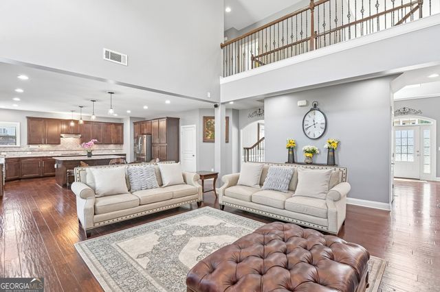 611 La Perla Drive, Buford, GA 30518
