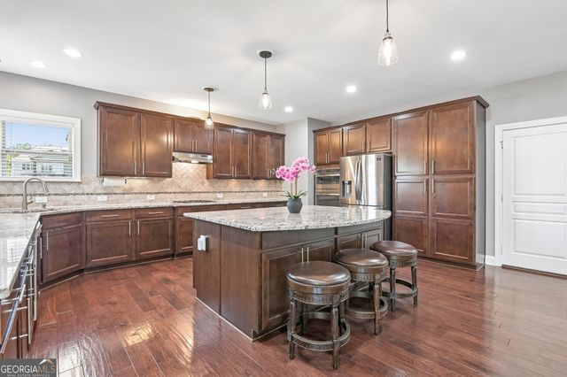 611 La Perla Drive, Buford, GA 30518