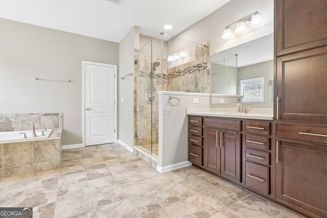 611 La Perla Drive, Buford, GA 30518