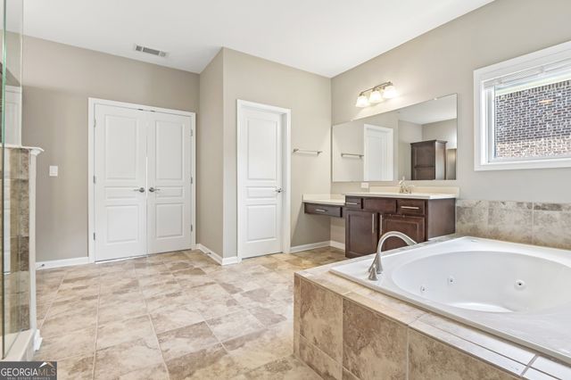 611 La Perla Drive, Buford, GA 30518