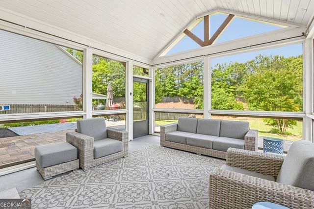 611 La Perla Drive, Buford, GA 30518