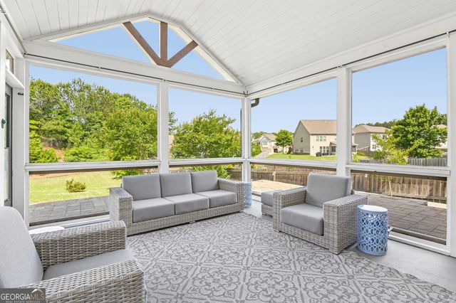 611 La Perla Drive, Buford, GA 30518