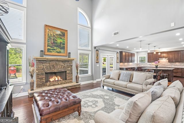611 La Perla Drive, Buford, GA 30518
