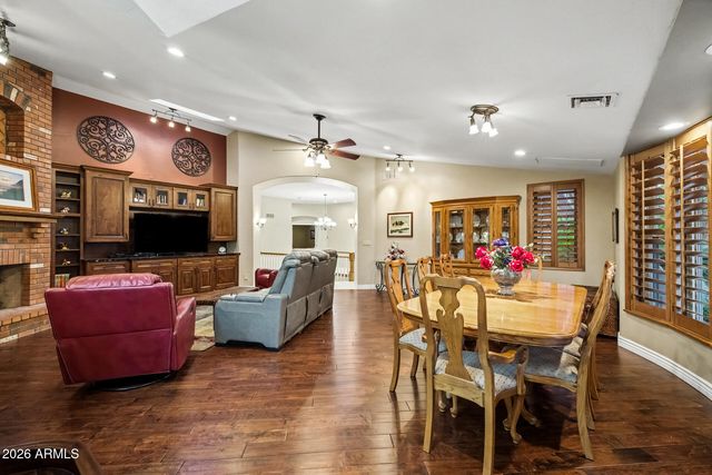 834 E SAN ANGELO Avenue, Gilbert, AZ 85234
