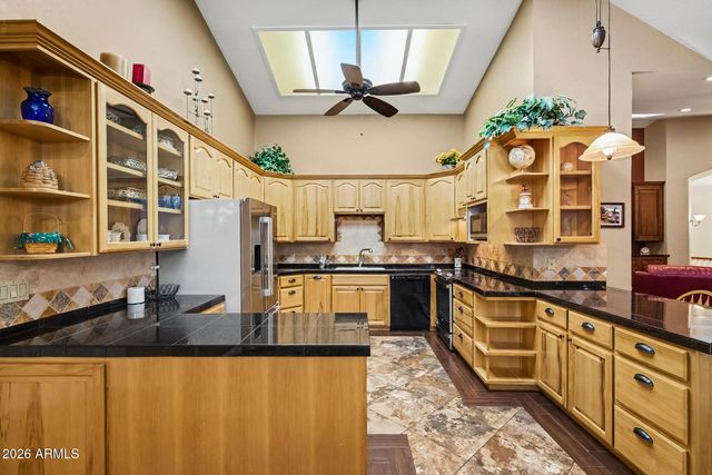 834 E SAN ANGELO Avenue, Gilbert, AZ 85234
