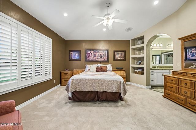834 E SAN ANGELO Avenue, Gilbert, AZ 85234
