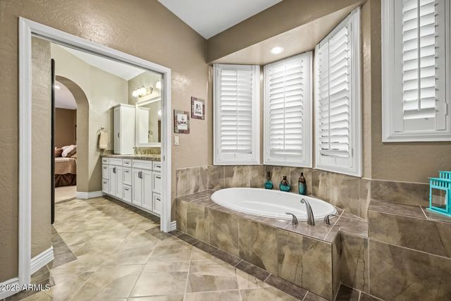 834 E SAN ANGELO Avenue, Gilbert, AZ 85234