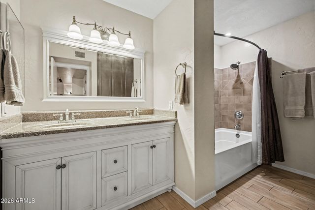 834 E SAN ANGELO Avenue, Gilbert, AZ 85234