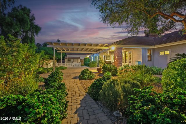 834 E SAN ANGELO Avenue, Gilbert, AZ 85234