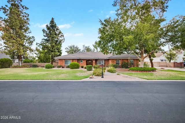 834 E SAN ANGELO Avenue, Gilbert, AZ 85234