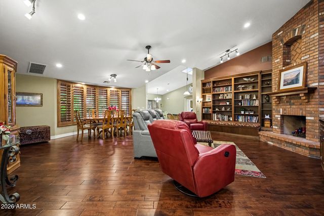 834 E SAN ANGELO Avenue, Gilbert, AZ 85234