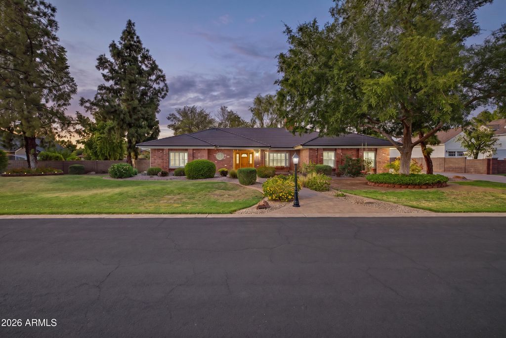 834 E SAN ANGELO Avenue, Gilbert, AZ 85234 — exterior