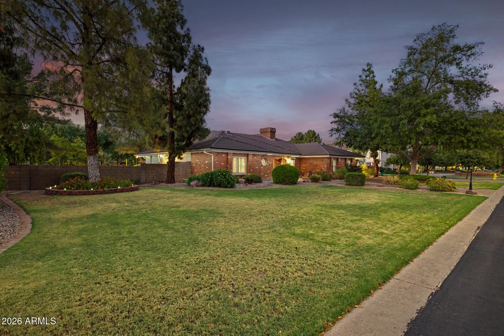 834 E SAN ANGELO Avenue, Gilbert, AZ 85234 — photo 2