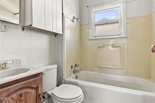 121 Elk Street, Medford, OR 97501