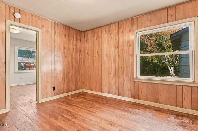 121 Elk Street, Medford, OR 97501