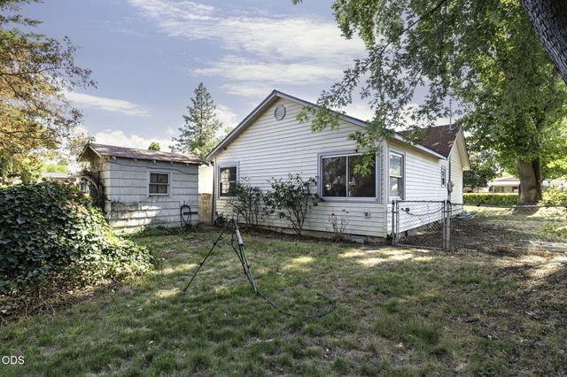 121 Elk Street, Medford, OR 97501