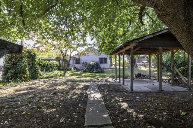 121 Elk Street, Medford, OR 97501