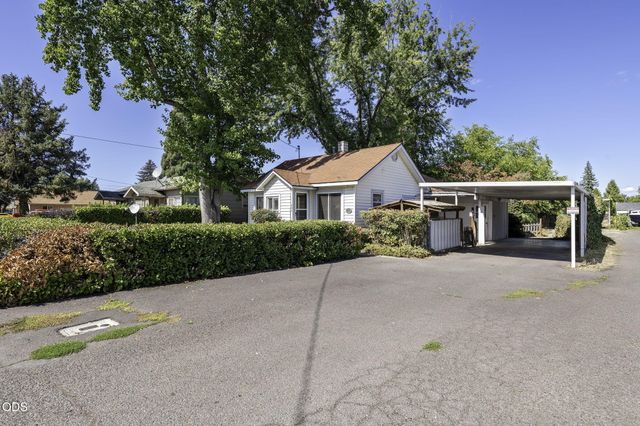 121 Elk Street, Medford, OR 97501