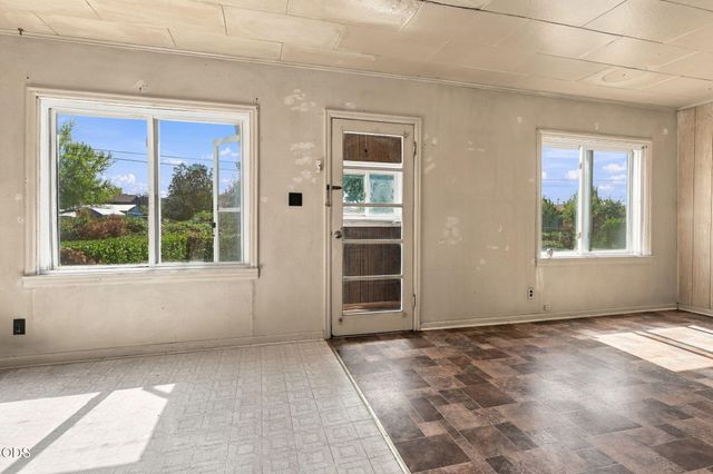 121 Elk Street, Medford, OR 97501