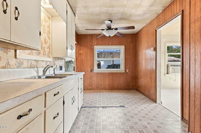 121 Elk Street, Medford, OR 97501