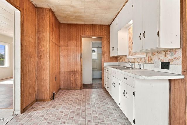 121 Elk Street, Medford, OR 97501