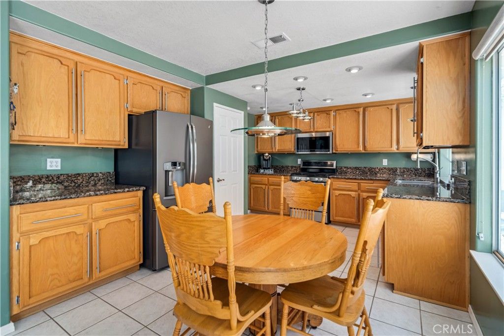 Image 15 of property listing at 4040 Stetson, Rosamond, CA 93560