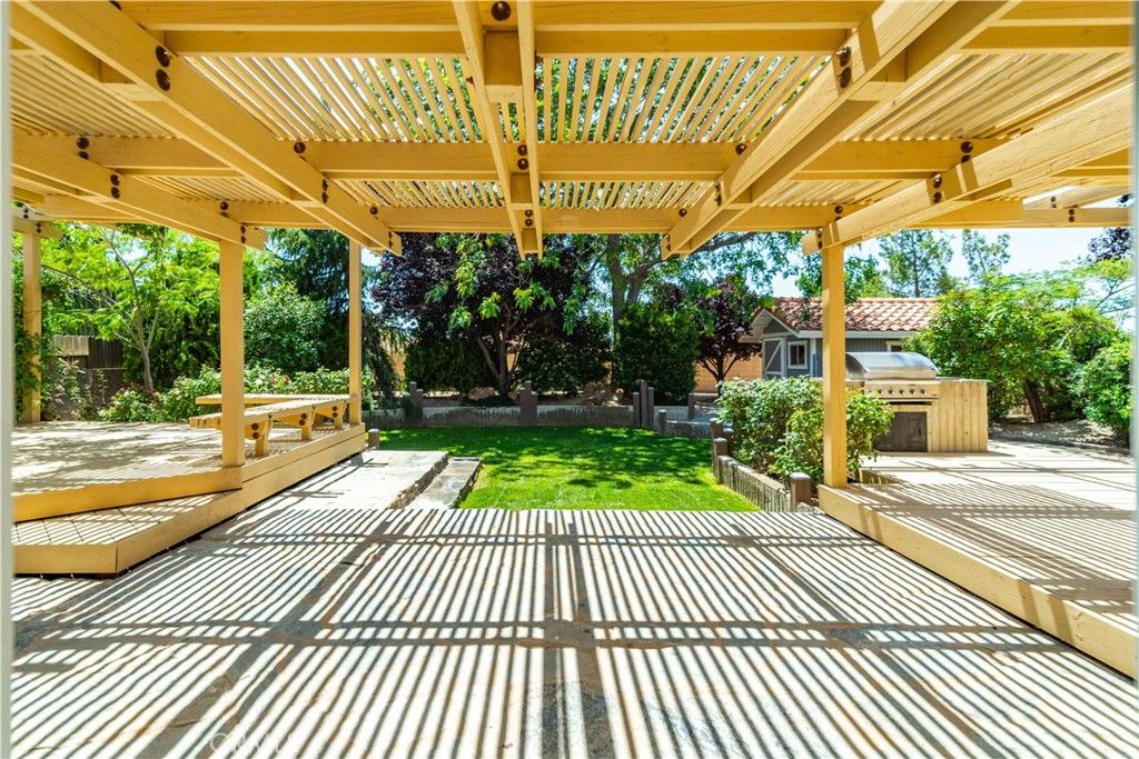Image 3 of property listing at 4040 Stetson, Rosamond, CA 93560