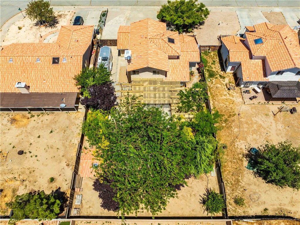 Image 42 of property listing at 4040 Stetson, Rosamond, CA 93560