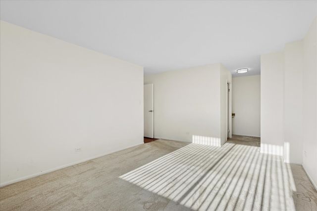 40 N Tower Road 8F, Oak Brook, IL 60523