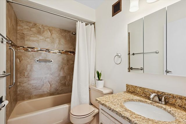 40 N Tower Road 8F, Oak Brook, IL 60523