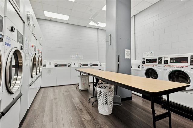 40 N Tower Road 8F, Oak Brook, IL 60523