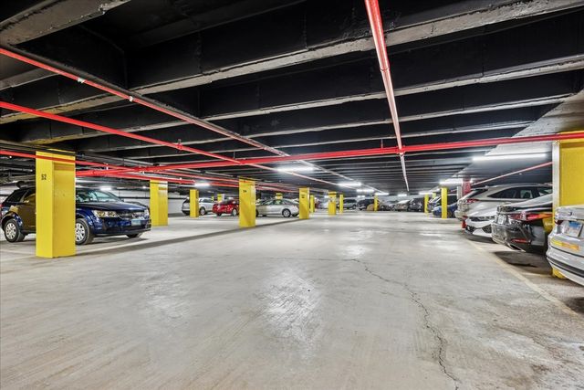 40 N Tower Road 8F, Oak Brook, IL 60523