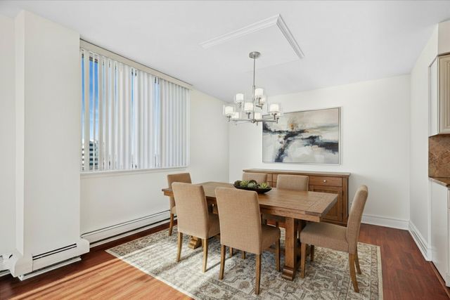 40 N Tower Road 8F, Oak Brook, IL 60523