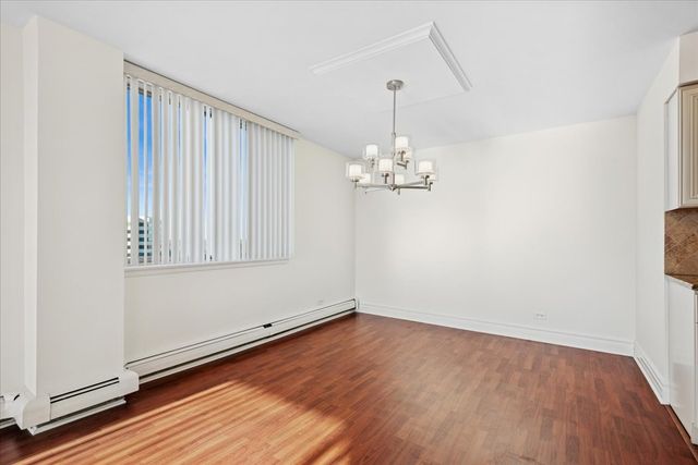 40 N Tower Road 8F, Oak Brook, IL 60523