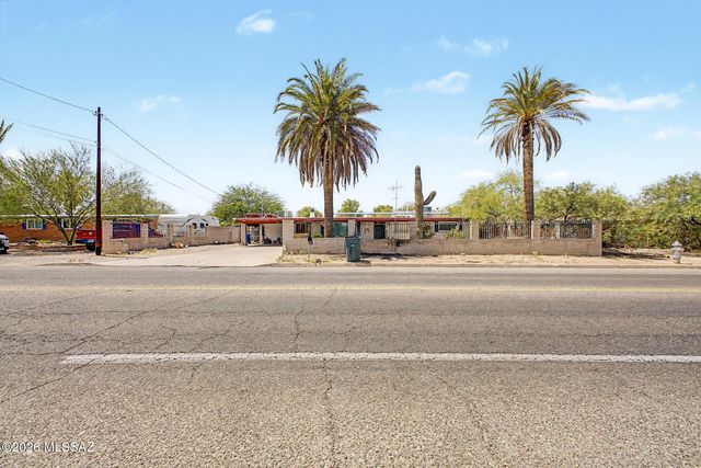 1801 N Rosemont Boulevard, Tucson, AZ 85712