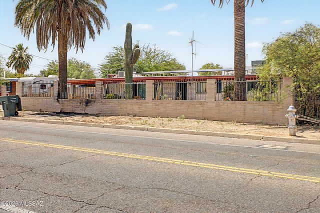 1801 N Rosemont Boulevard, Tucson, AZ 85712