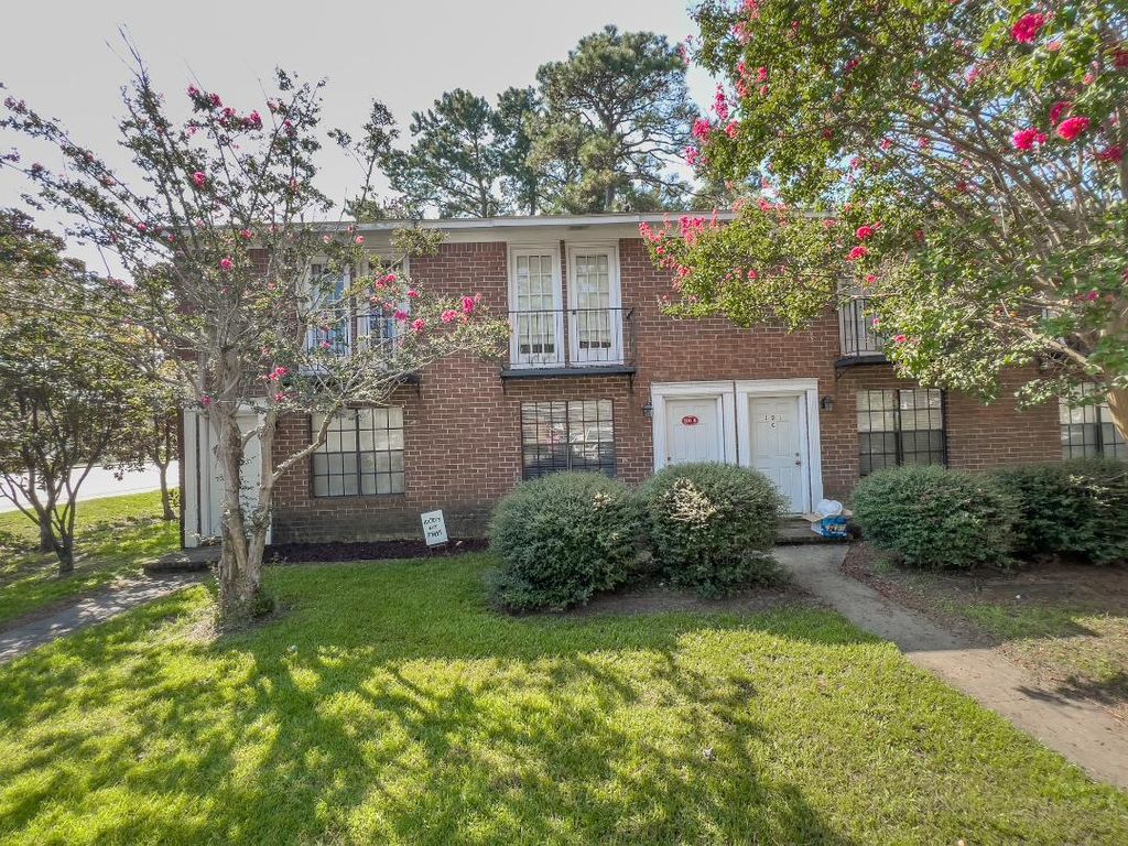 101 Timberlane C, Summerville, SC 29485