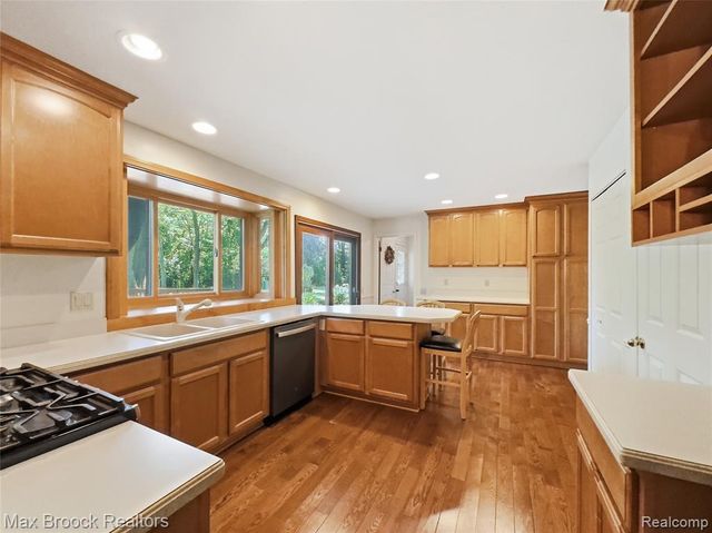 4259 Savoie Trail, West Bloomfield, MI 48323